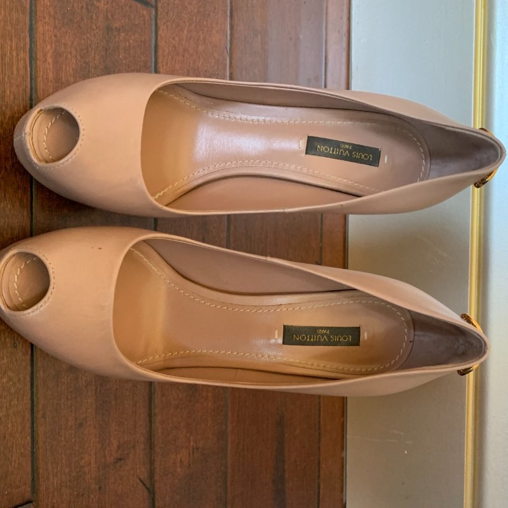 louis Vuitton shoes - Picture 2 of 3